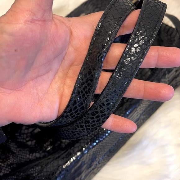 MICHAEL KORS FULTON PURSE PYTHON LEATHER BLACK - Picture 6 of 6